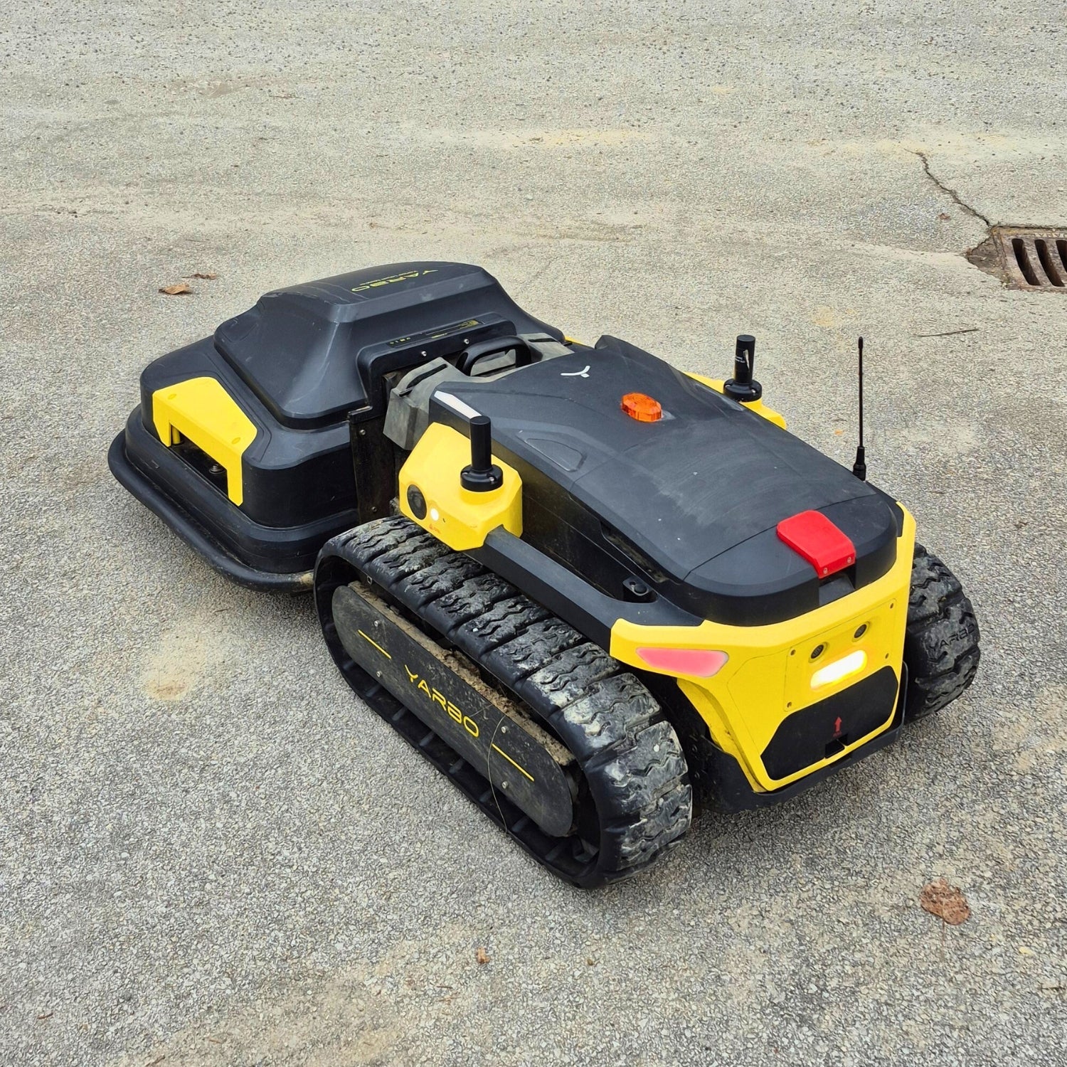 Yarbo kosilnica C1 + M1 (rabljena 1) - Robotum